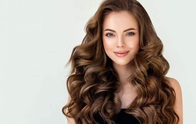 Discover the best haircuts for curly hair in our guide.